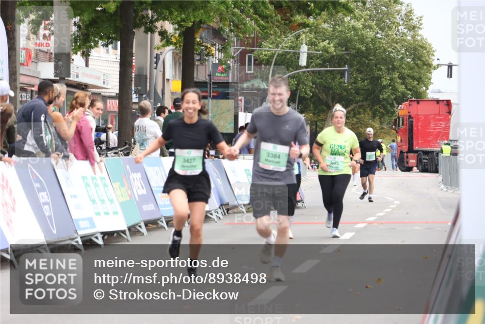 21.09.2025 - PSD Bank Halbmarathon Strokosch-Dieckow http://msf.ph/oto/8938498 21.09.2025 12:53:01 Ziel 3384, 3427, 3687 meine-sportfotos.de