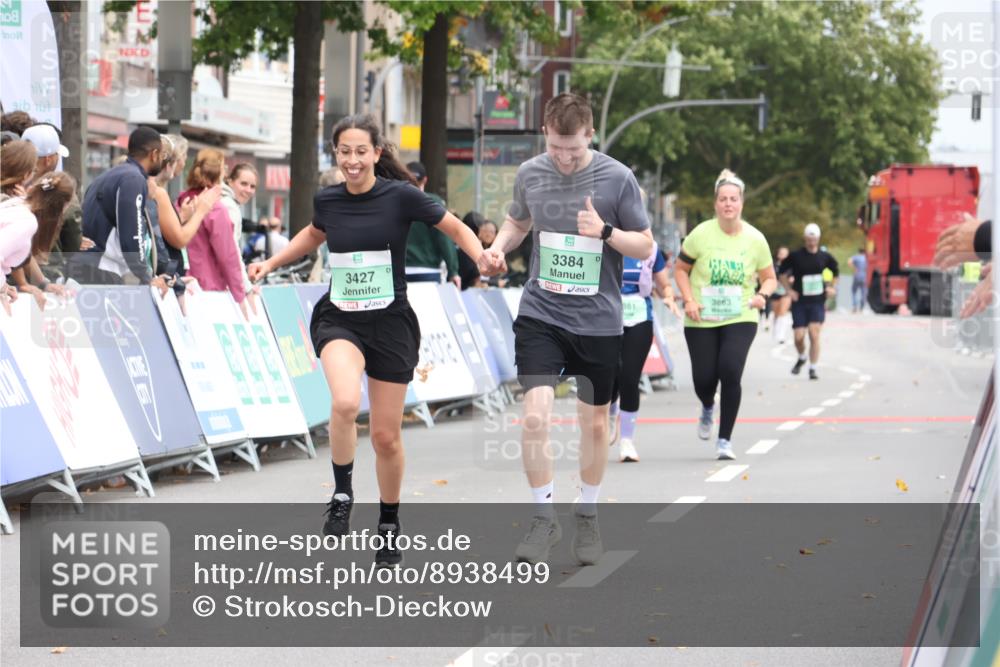 21.09.2025 - PSD Bank Halbmarathon Strokosch-Dieckow http://msf.ph/oto/8938499 21.09.2025 12:53:02 Ziel 3384, 3427, 3687 meine-sportfotos.de