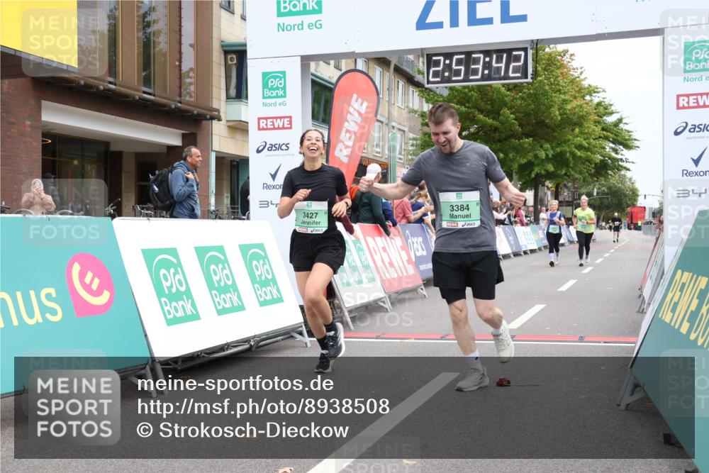 21.09.2025 - PSD Bank Halbmarathon Strokosch-Dieckow http://msf.ph/oto/8938508 21.09.2025 12:53:06 Ziel 3384, 3427 meine-sportfotos.de