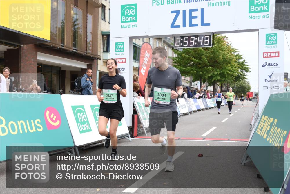 21.09.2025 - PSD Bank Halbmarathon Strokosch-Dieckow http://msf.ph/oto/8938509 21.09.2025 12:53:07 Ziel 3384, 3427, 3863, 3881 meine-sportfotos.de