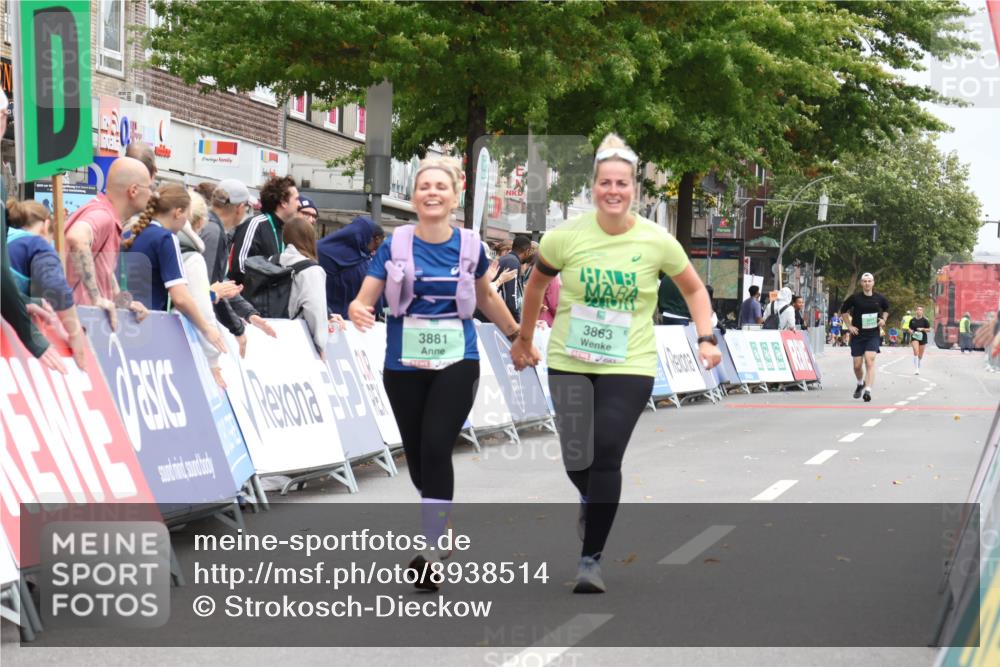 21.09.2025 - PSD Bank Halbmarathon Strokosch-Dieckow http://msf.ph/oto/8938514 21.09.2025 12:53:10 Ziel 3384, 3427, 3863, 3881 meine-sportfotos.de