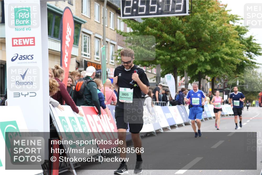 21.09.2025 - PSD Bank Halbmarathon Strokosch-Dieckow http://msf.ph/oto/8938568 21.09.2025 12:54:37 Ziel 1274, 3804, 3805 meine-sportfotos.de