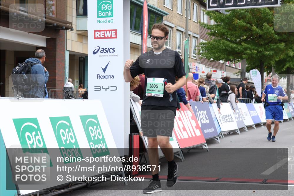 21.09.2025 - PSD Bank Halbmarathon Strokosch-Dieckow http://msf.ph/oto/8938571 21.09.2025 12:54:38 Ziel 1274, 3804, 3805 meine-sportfotos.de