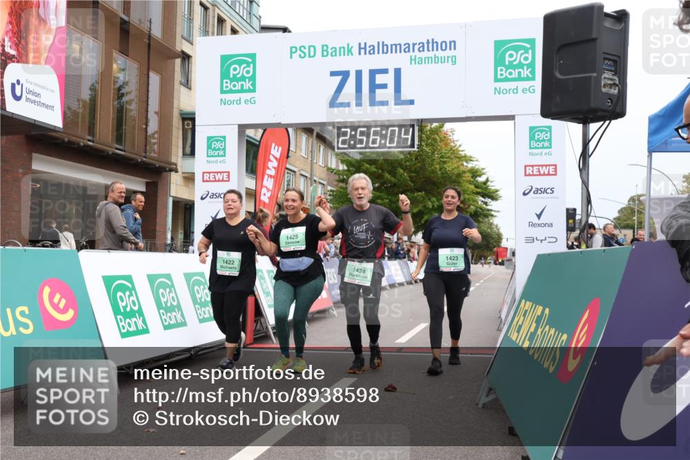 21.09.2025 - PSD Bank Halbmarathon Strokosch-Dieckow http://msf.ph/oto/8938598 21.09.2025 12:55:28 Ziel 1422, 1423, 1424, 1425, 3854 meine-sportfotos.de