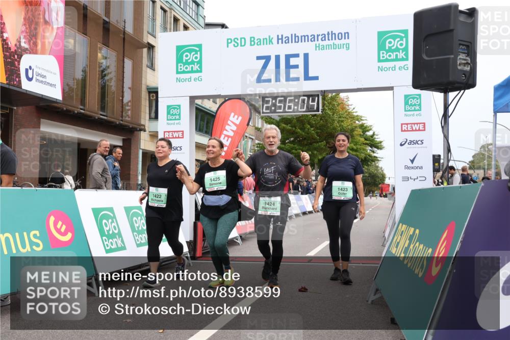21.09.2025 - PSD Bank Halbmarathon Strokosch-Dieckow http://msf.ph/oto/8938599 21.09.2025 12:55:28 Ziel 1422, 1423, 1424, 1425, 3854 meine-sportfotos.de