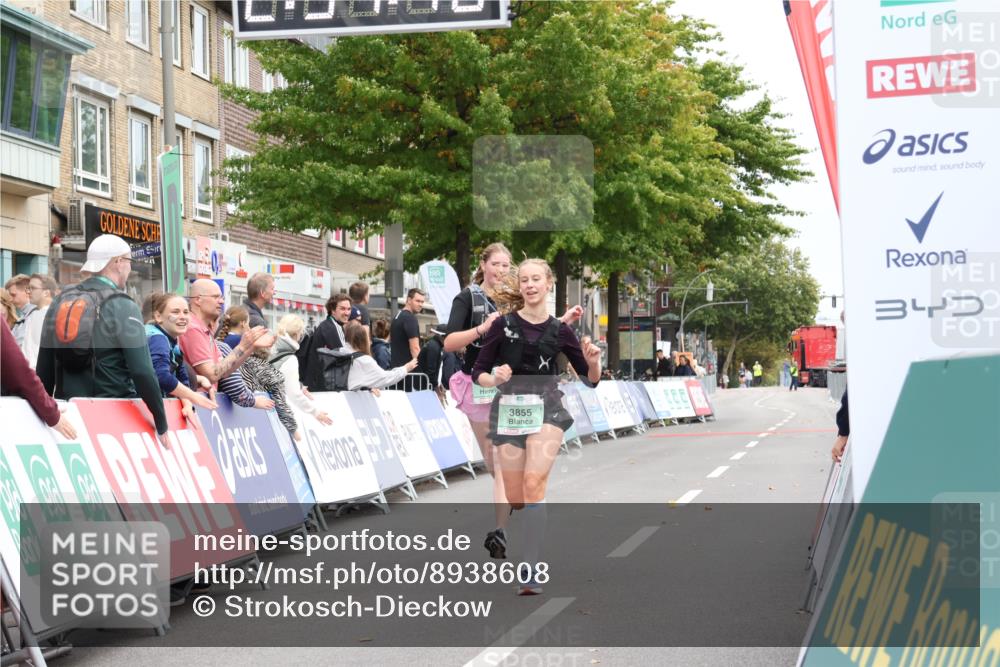 21.09.2025 - PSD Bank Halbmarathon Strokosch-Dieckow http://msf.ph/oto/8938608 21.09.2025 12:56:39 Ziel 3833, 3855 meine-sportfotos.de