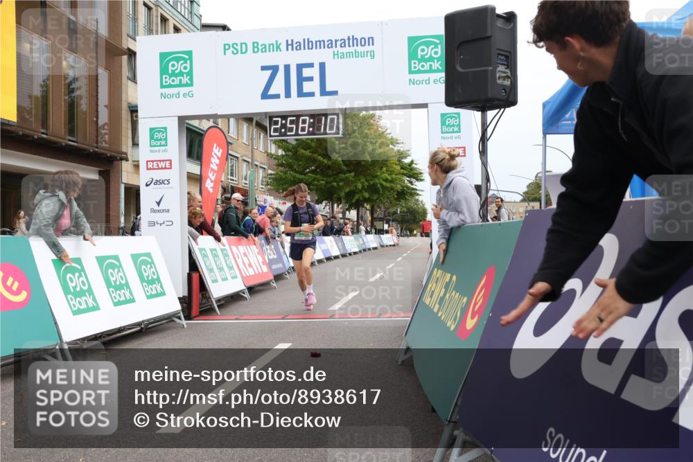 21.09.2025 - PSD Bank Halbmarathon Strokosch-Dieckow http://msf.ph/oto/8938617 21.09.2025 12:57:34 Ziel 1047 meine-sportfotos.de