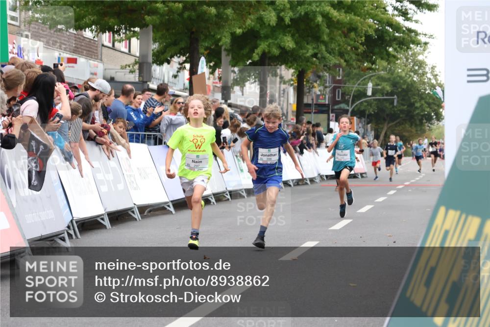 21.09.2025 - PSD Bank Halbmarathon Strokosch-Dieckow http://msf.ph/oto/8938862 21.09.2025 10:26:47 Ziel 111, 143, 297, 347, 348, 379, 396 meine-sportfotos.de