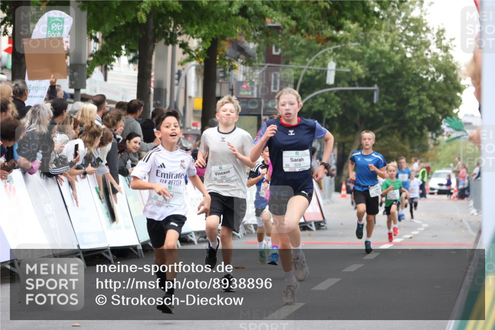 21.09.2025 - PSD Bank Halbmarathon Strokosch-Dieckow http://msf.ph/oto/8938896 21.09.2025 10:27:19 Ziel 239, 329, 330 meine-sportfotos.de