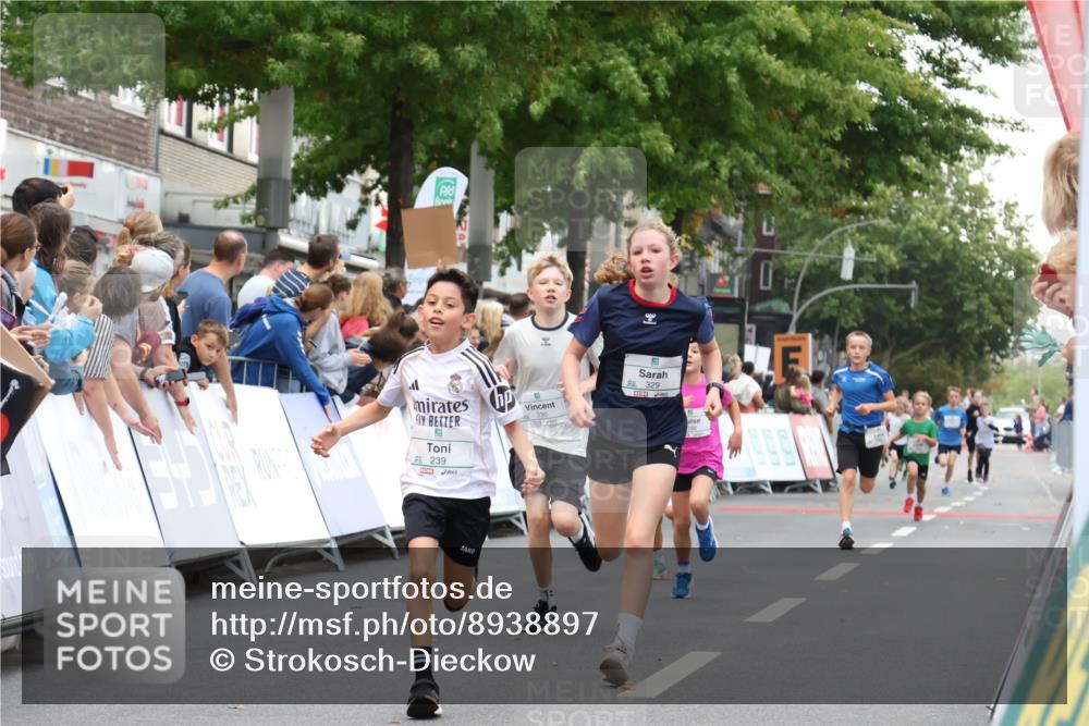 21.09.2025 - PSD Bank Halbmarathon Strokosch-Dieckow http://msf.ph/oto/8938897 21.09.2025 10:27:21 Ziel 239, 298, 329, 330, 398 meine-sportfotos.de