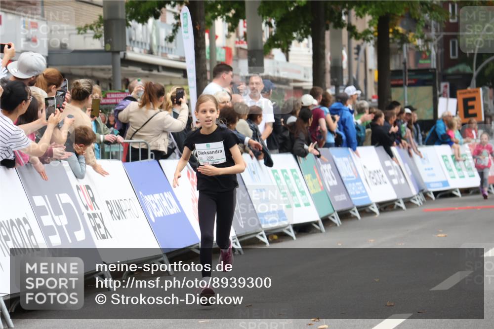 21.09.2025 - PSD Bank Halbmarathon Strokosch-Dieckow http://msf.ph/oto/8939300 21.09.2025 10:32:00 Ziel 175, 190, 191, 208 meine-sportfotos.de