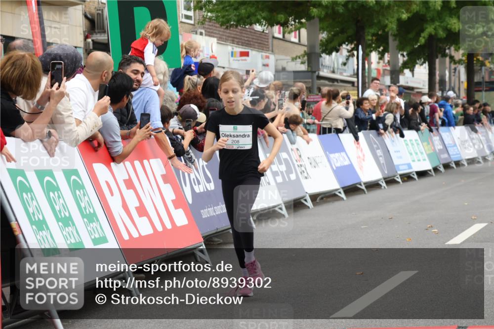 21.09.2025 - PSD Bank Halbmarathon Strokosch-Dieckow http://msf.ph/oto/8939302 21.09.2025 10:32:03 Ziel 175, 190, 191, 208 meine-sportfotos.de