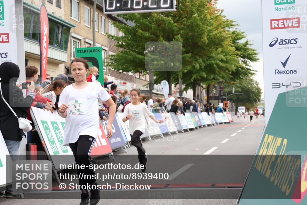 21.09.2025 - PSD Bank Halbmarathon Strokosch-Dieckow http://msf.ph/oto/8939400 21.09.2025 10:34:00 Ziel 185, 186, 308 meine-sportfotos.de