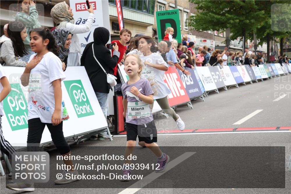 21.09.2025 - PSD Bank Halbmarathon Strokosch-Dieckow http://msf.ph/oto/8939412 21.09.2025 10:34:33 Ziel 180, 181, 188, 280 meine-sportfotos.de