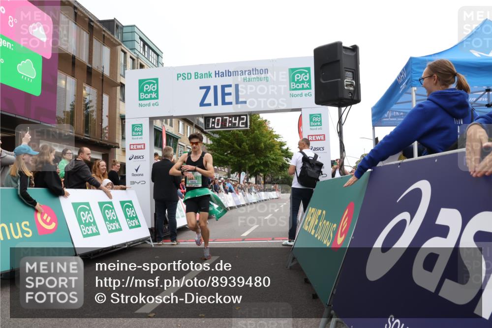 21.09.2025 - PSD Bank Halbmarathon Strokosch-Dieckow http://msf.ph/oto/8939480 21.09.2025 11:07:06 Ziel 4011 meine-sportfotos.de