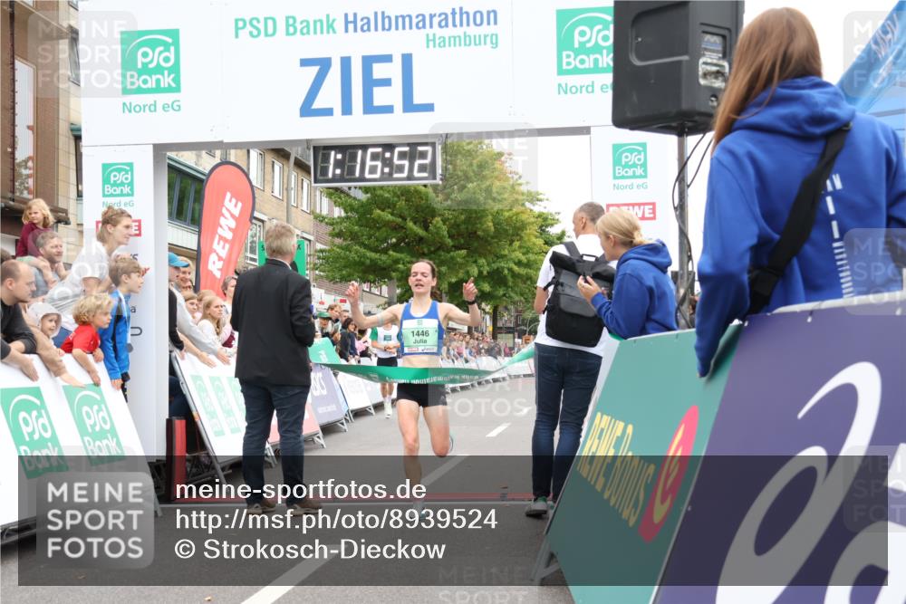 21.09.2025 - PSD Bank Halbmarathon Strokosch-Dieckow http://msf.ph/oto/8939524 21.09.2025 11:16:16 Ziel 1445, 1446 meine-sportfotos.de