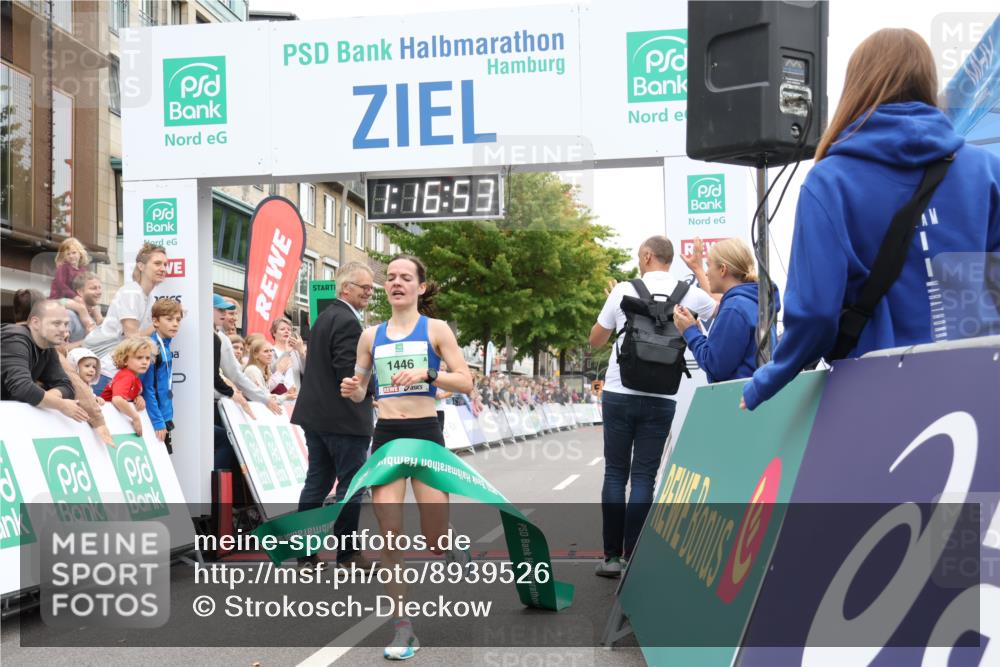 21.09.2025 - PSD Bank Halbmarathon Strokosch-Dieckow http://msf.ph/oto/8939526 21.09.2025 11:16:16 Ziel 1445, 1446 meine-sportfotos.de