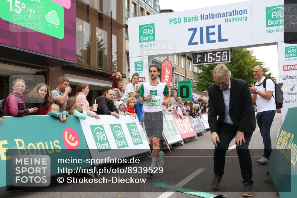 21.09.2025 - PSD Bank Halbmarathon Strokosch-Dieckow http://msf.ph/oto/8939529 21.09.2025 11:16:20 Ziel 1445, 1446 meine-sportfotos.de