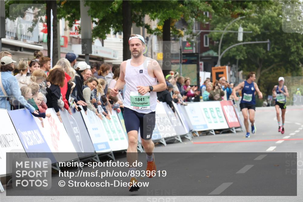21.09.2025 - PSD Bank Halbmarathon Strokosch-Dieckow http://msf.ph/oto/8939619 21.09.2025 11:20:12 Ziel 1799, 1823, 1841 meine-sportfotos.de