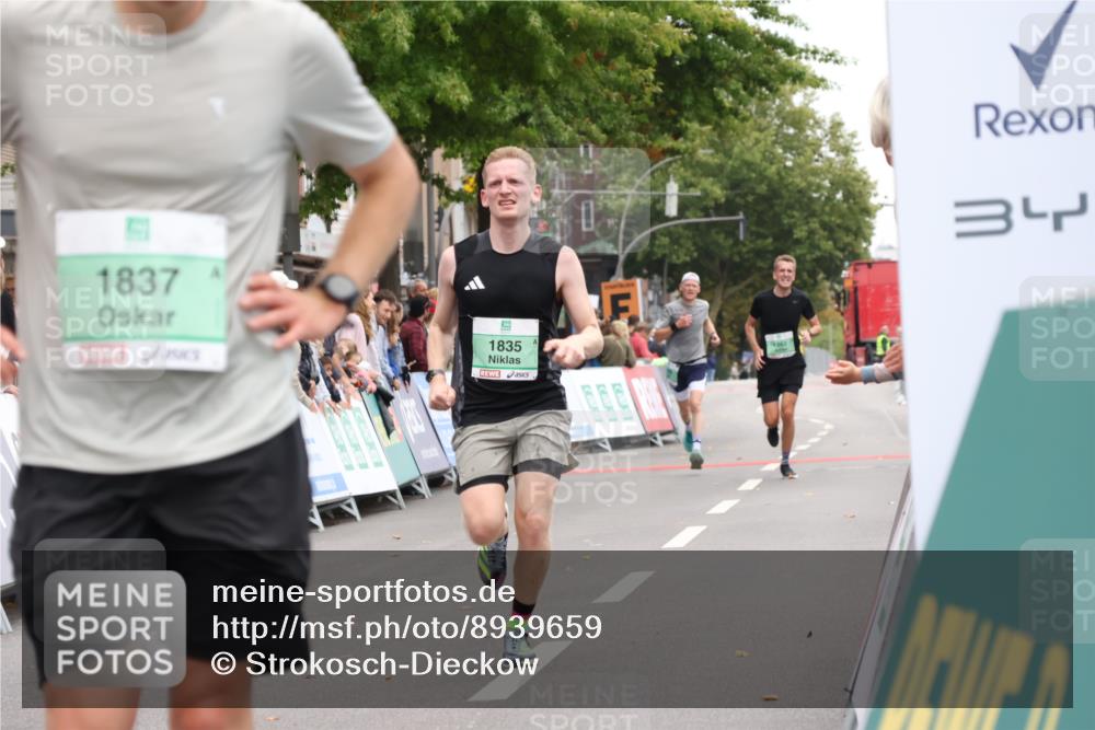 21.09.2025 - PSD Bank Halbmarathon Strokosch-Dieckow http://msf.ph/oto/8939659 21.09.2025 11:21:01 Ziel 1440, 1835, 1837 meine-sportfotos.de