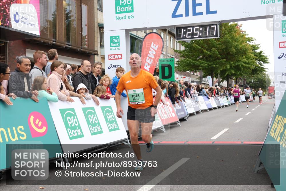 21.09.2025 - PSD Bank Halbmarathon Strokosch-Dieckow http://msf.ph/oto/8939763 21.09.2025 11:24:40 Ziel 1845, 3913, 3914 meine-sportfotos.de