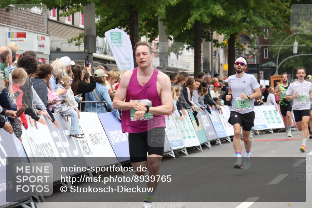 21.09.2025 - PSD Bank Halbmarathon Strokosch-Dieckow http://msf.ph/oto/8939765 21.09.2025 11:24:42 Ziel 1845, 1989, 3913, 3914 meine-sportfotos.de
