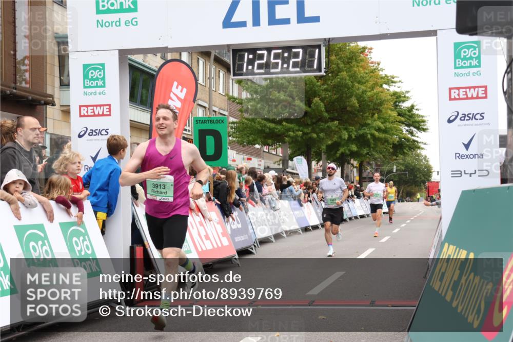 21.09.2025 - PSD Bank Halbmarathon Strokosch-Dieckow http://msf.ph/oto/8939769 21.09.2025 11:24:44 Ziel 1310, 1845, 1989, 3913, 3914 meine-sportfotos.de