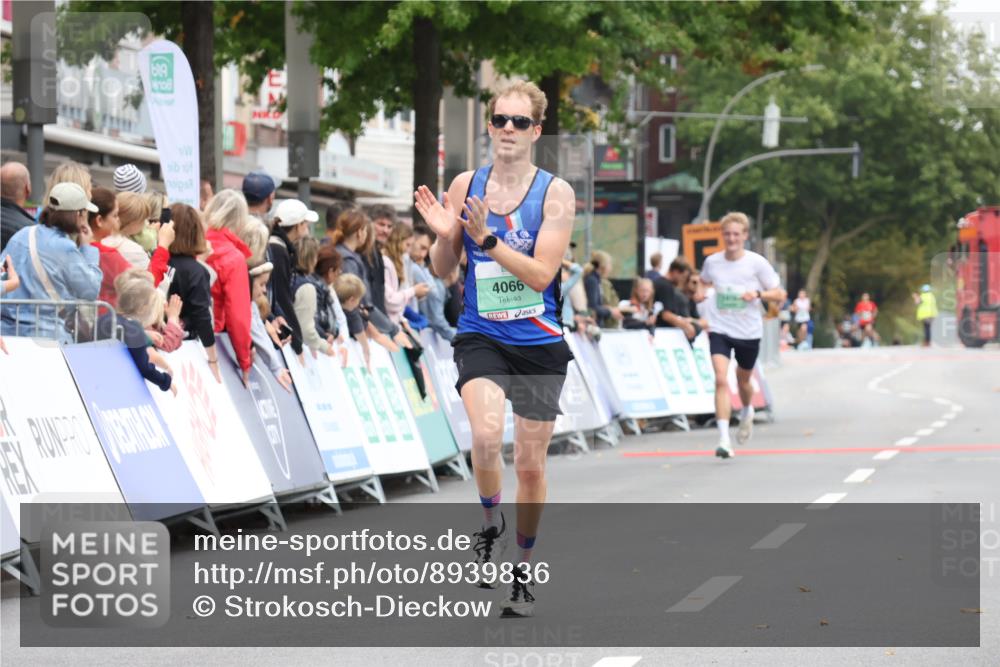 21.09.2025 - PSD Bank Halbmarathon Strokosch-Dieckow http://msf.ph/oto/8939836 21.09.2025 11:26:22 Ziel 1868, 2249, 4066 meine-sportfotos.de