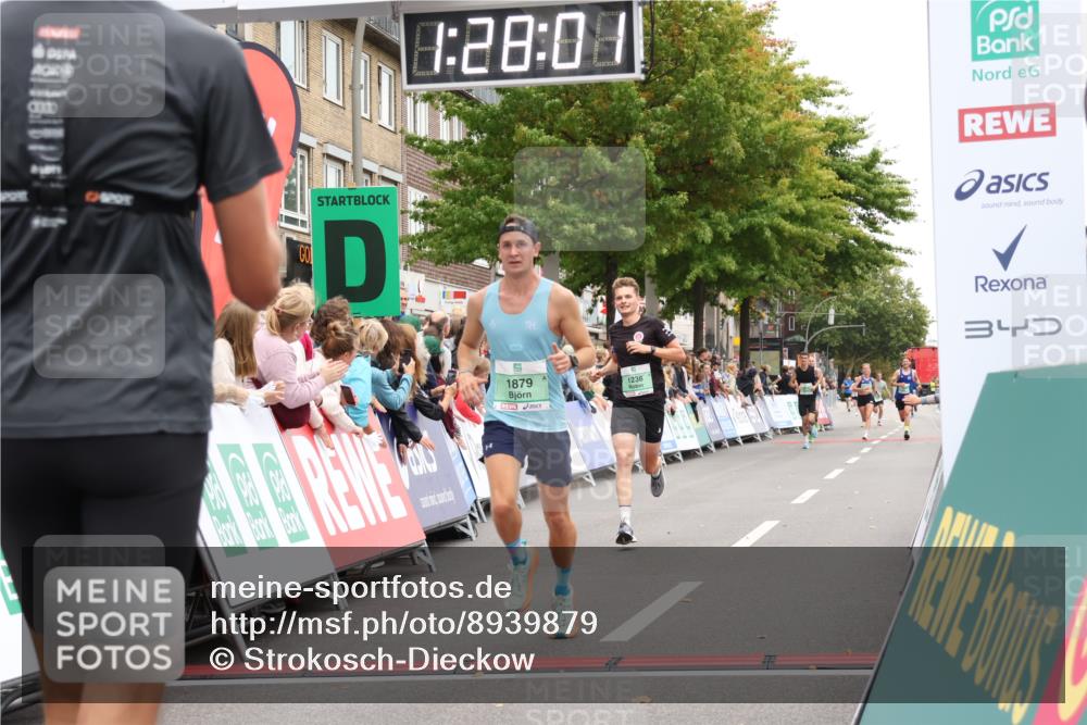 21.09.2025 - PSD Bank Halbmarathon Strokosch-Dieckow http://msf.ph/oto/8939879 21.09.2025 11:27:24 Ziel 1236, 1598, 1849, 1879, 4005 meine-sportfotos.de