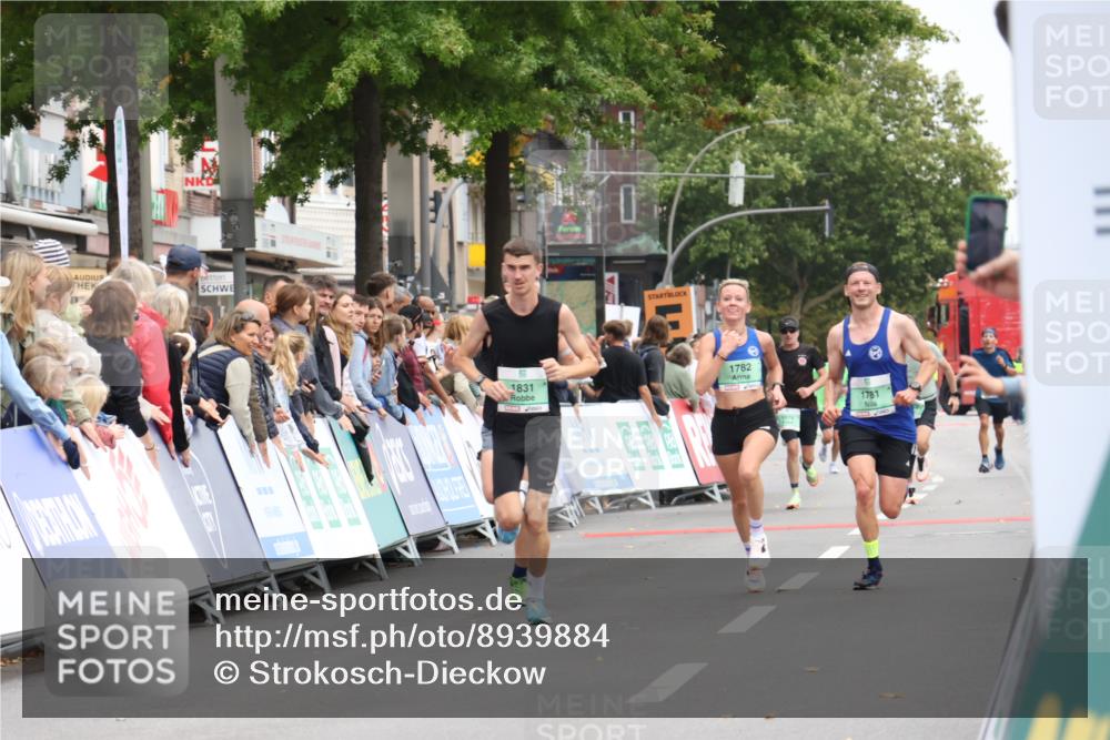 21.09.2025 - PSD Bank Halbmarathon Strokosch-Dieckow http://msf.ph/oto/8939884 21.09.2025 11:27:27 Ziel 1236, 1598, 1849, 1879, 4005 meine-sportfotos.de