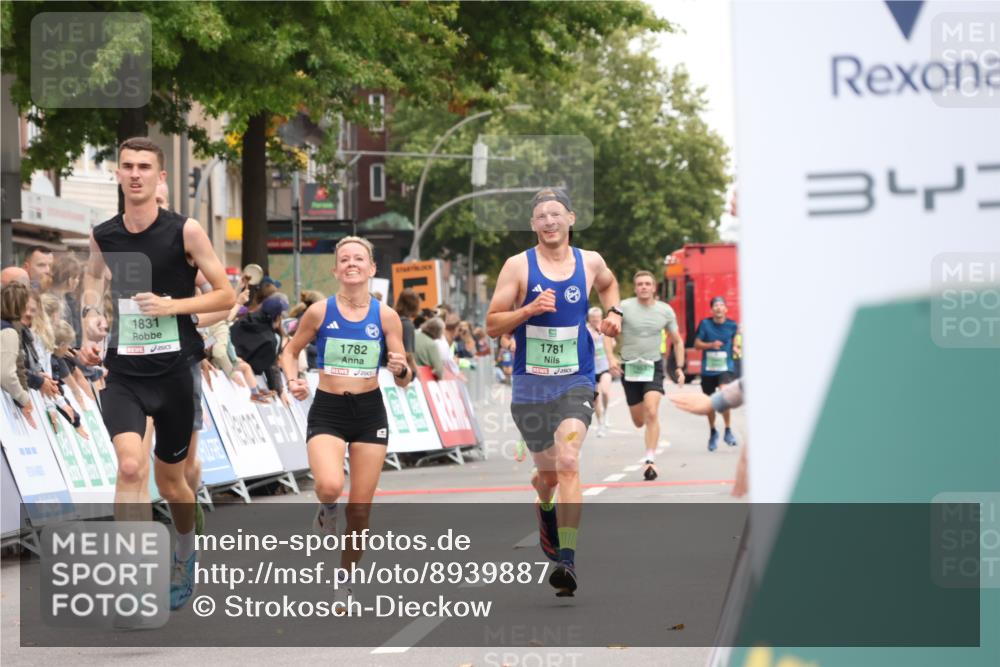 21.09.2025 - PSD Bank Halbmarathon Strokosch-Dieckow http://msf.ph/oto/8939887 21.09.2025 11:27:29 Ziel 1236, 1781, 1782, 1831, 1879, 4005, 4019 meine-sportfotos.de