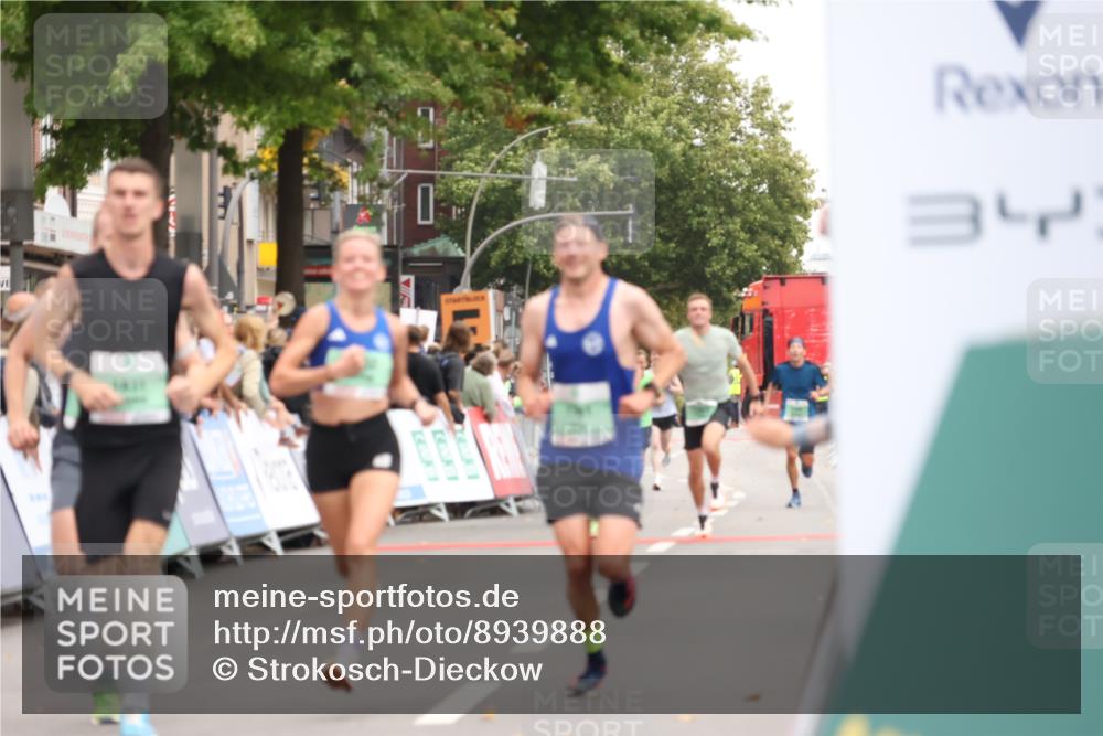 21.09.2025 - PSD Bank Halbmarathon Strokosch-Dieckow http://msf.ph/oto/8939888 21.09.2025 11:27:29 Ziel 1236, 1781, 1782, 1831, 1879, 4005, 4019 meine-sportfotos.de