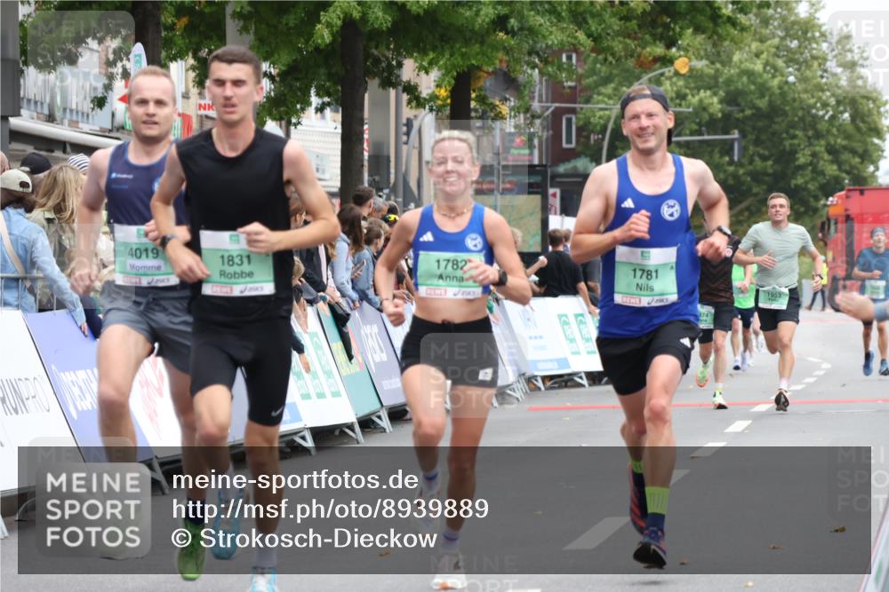 21.09.2025 - PSD Bank Halbmarathon Strokosch-Dieckow http://msf.ph/oto/8939889 21.09.2025 11:27:30 Ziel 1236, 1781, 1782, 1831, 1879, 4005, 4019 meine-sportfotos.de