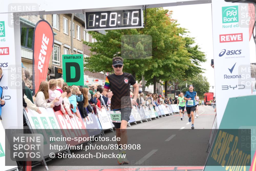 21.09.2025 - PSD Bank Halbmarathon Strokosch-Dieckow http://msf.ph/oto/8939908 21.09.2025 11:27:39 Ziel 1781, 1782, 1831, 1874, 1949, 1953, 4019 meine-sportfotos.de