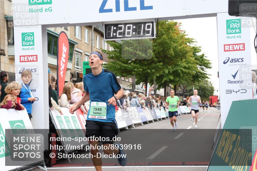 21.09.2025 - PSD Bank Halbmarathon Strokosch-Dieckow http://msf.ph/oto/8939916 21.09.2025 11:27:43 Ziel 1230, 1874, 1895, 1949, 1953 meine-sportfotos.de