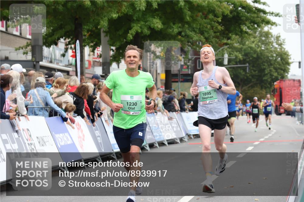 21.09.2025 - PSD Bank Halbmarathon Strokosch-Dieckow http://msf.ph/oto/8939917 21.09.2025 11:27:43 Ziel 1230, 1874, 1895, 1949, 1953 meine-sportfotos.de