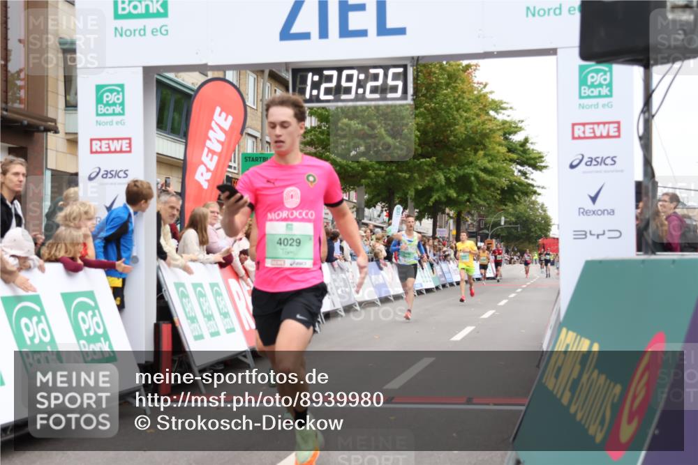21.09.2025 - PSD Bank Halbmarathon Strokosch-Dieckow http://msf.ph/oto/8939980 21.09.2025 11:28:49 Ziel 1456, 1909, 1978, 4029 meine-sportfotos.de