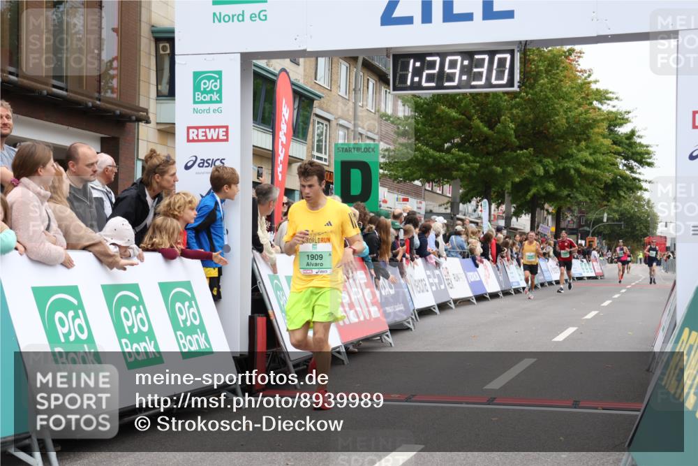 21.09.2025 - PSD Bank Halbmarathon Strokosch-Dieckow http://msf.ph/oto/8939989 21.09.2025 11:28:53 Ziel 1456, 1909, 1978, 4029 meine-sportfotos.de