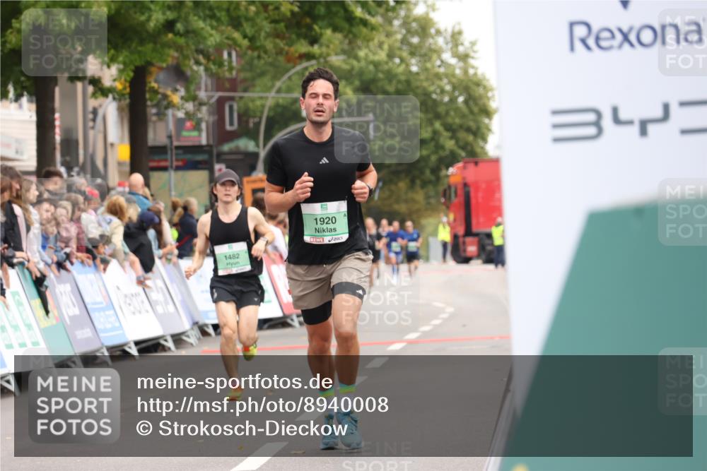 21.09.2025 - PSD Bank Halbmarathon Strokosch-Dieckow http://msf.ph/oto/8940008 21.09.2025 11:29:06 Ziel 1427, 1889, 1907, 1920, 2092 meine-sportfotos.de