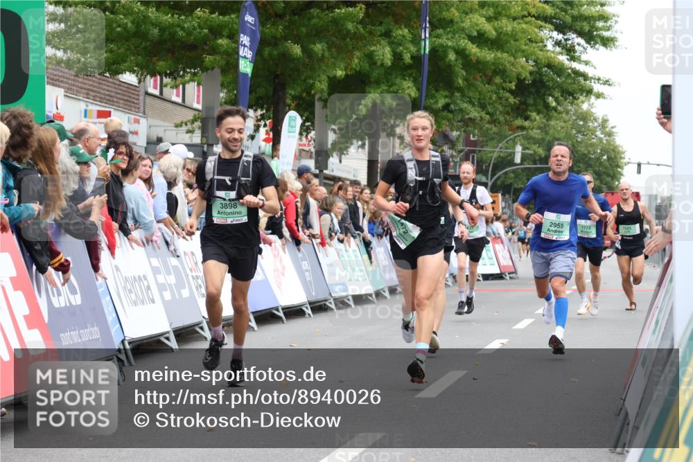 21.09.2025 - PSD Bank Halbmarathon Strokosch-Dieckow http://msf.ph/oto/8940026 21.09.2025 11:29:28 Ziel 1437, 1472, 1525, 1854, 2955, 3898 meine-sportfotos.de