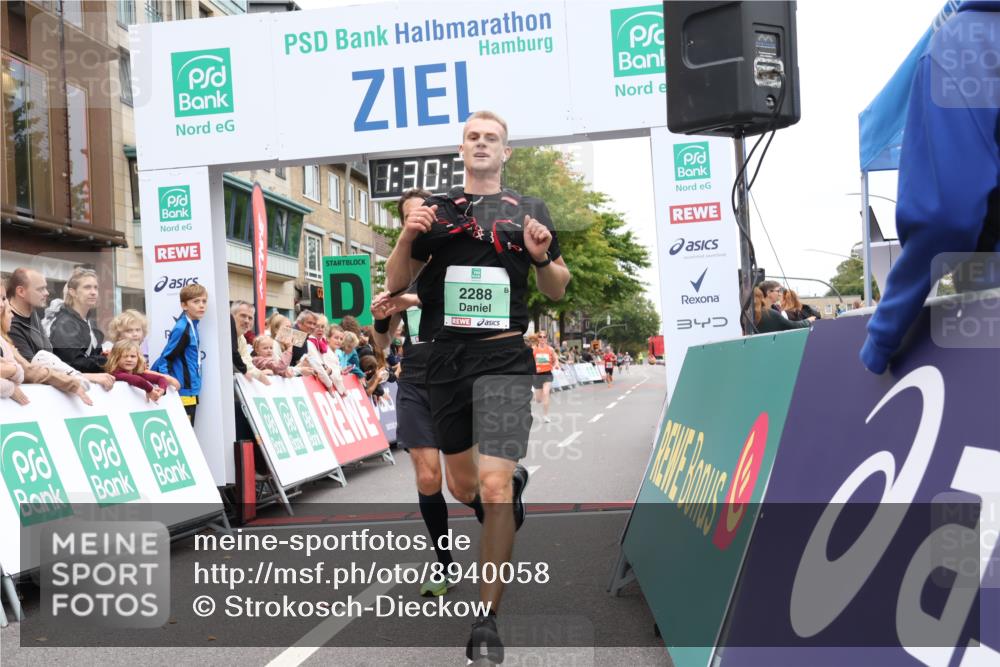 21.09.2025 - PSD Bank Halbmarathon Strokosch-Dieckow http://msf.ph/oto/8940058 21.09.2025 11:29:59 Ziel 1325, 1407, 1939, 2288 meine-sportfotos.de