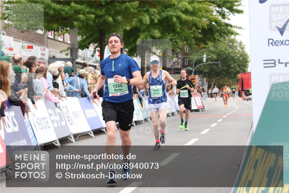 21.09.2025 - PSD Bank Halbmarathon Strokosch-Dieckow http://msf.ph/oto/8940073 21.09.2025 11:30:20 Ziel 1225, 1878, 1969 meine-sportfotos.de