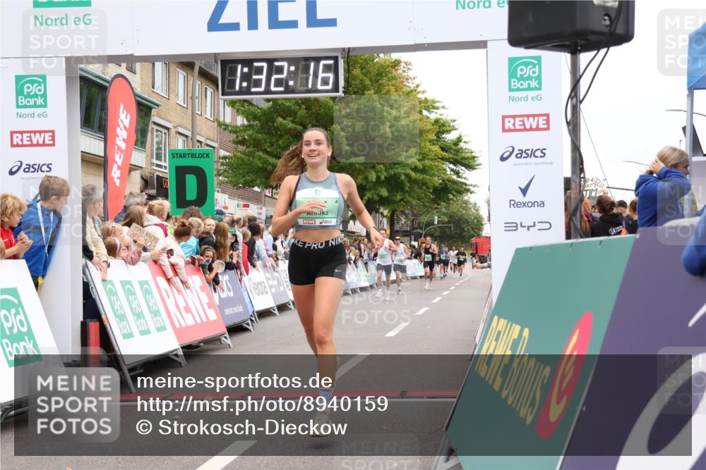 21.09.2025 - PSD Bank Halbmarathon Strokosch-Dieckow http://msf.ph/oto/8940159 21.09.2025 11:31:40 Ziel 1317, 2061, 2076 meine-sportfotos.de