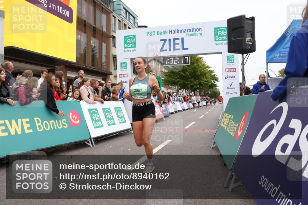 21.09.2025 - PSD Bank Halbmarathon Strokosch-Dieckow http://msf.ph/oto/8940162 21.09.2025 11:31:41 Ziel 1317, 2061, 2076 meine-sportfotos.de