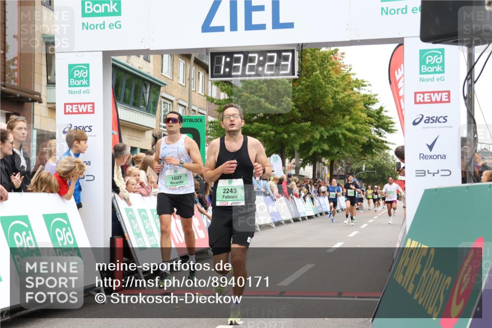 21.09.2025 - PSD Bank Halbmarathon Strokosch-Dieckow http://msf.ph/oto/8940171 21.09.2025 11:31:47 Ziel 1317, 1607, 1972, 1991, 2044, 2061, 2243 meine-sportfotos.de