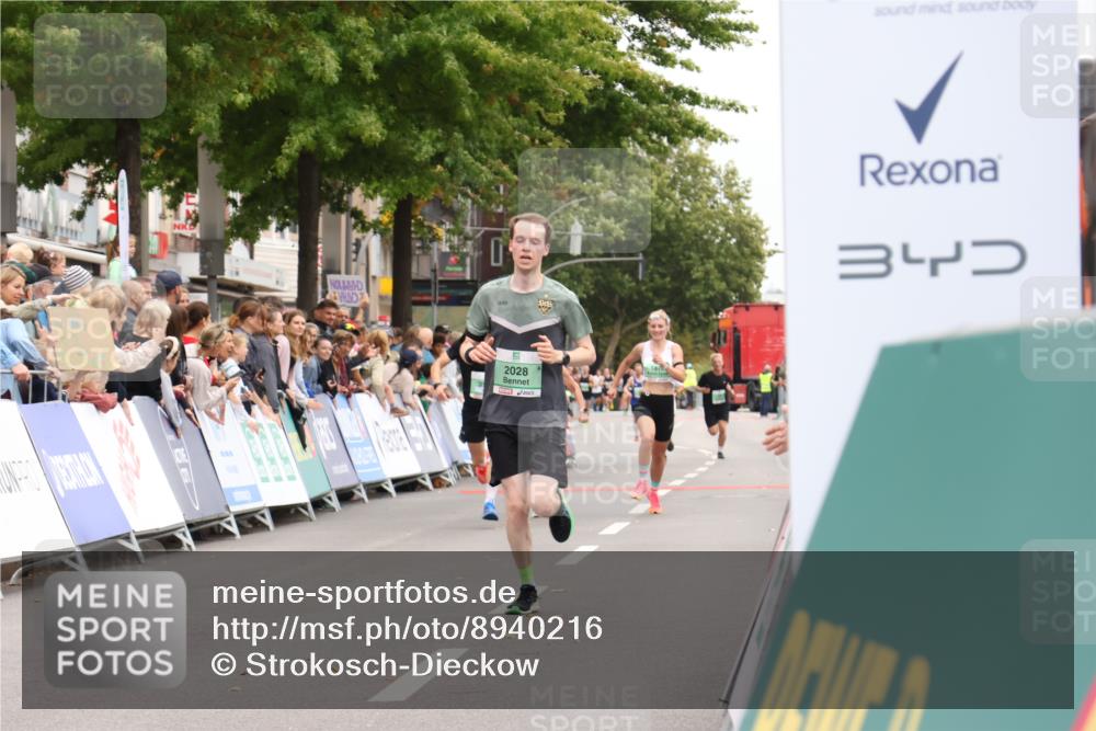 21.09.2025 - PSD Bank Halbmarathon Strokosch-Dieckow http://msf.ph/oto/8940216 21.09.2025 11:32:30 Ziel 2028, 3929 meine-sportfotos.de