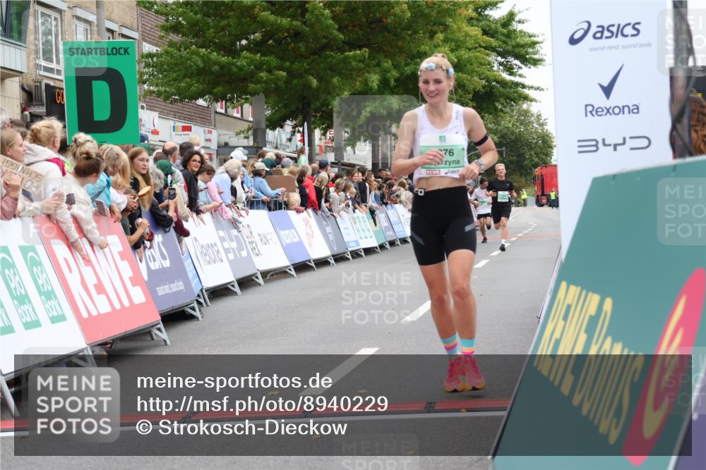 21.09.2025 - PSD Bank Halbmarathon Strokosch-Dieckow http://msf.ph/oto/8940229 21.09.2025 11:32:36 Ziel 1876, 1900, 2028, 3929 meine-sportfotos.de