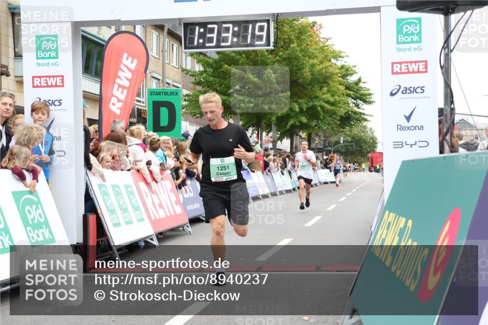 21.09.2025 - PSD Bank Halbmarathon Strokosch-Dieckow http://msf.ph/oto/8940237 21.09.2025 11:32:42 Ziel 1251, 1876, 1900, 2090, 3929 meine-sportfotos.de