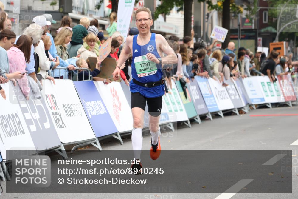 21.09.2025 - PSD Bank Halbmarathon Strokosch-Dieckow http://msf.ph/oto/8940245 21.09.2025 11:32:47 Ziel 1251, 1787, 2090 meine-sportfotos.de