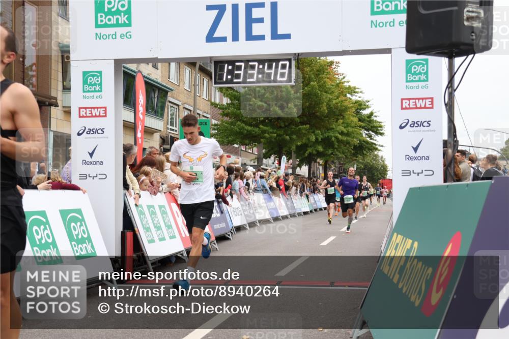 21.09.2025 - PSD Bank Halbmarathon Strokosch-Dieckow http://msf.ph/oto/8940264 21.09.2025 11:33:12 Ziel 1180, 1805, 1869, 1891, 1897 meine-sportfotos.de